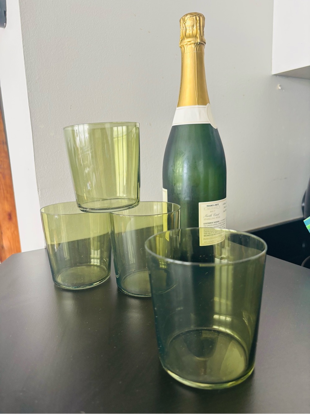 Green Glass Tumbler Set - Elegant Home Dining Glasses